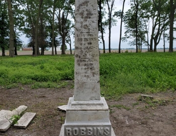 BW-Robbins-oblelisk