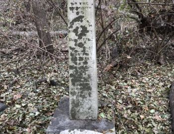 Robbins obelisk still standing Nov 2019 – Photo by Susanne Paradis