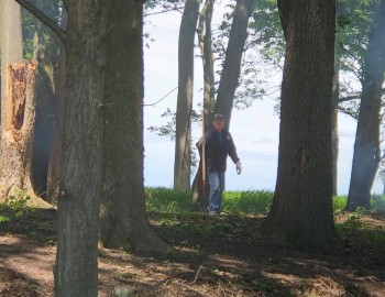 Black Walnut Cemetery’s project manager Jerry Prouhet – Photo by Dorris Keeven-Franke